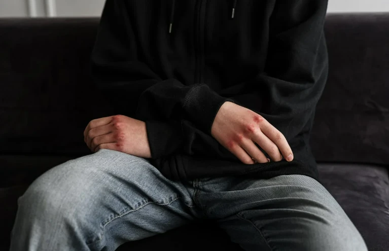 冷暴力是什麼意思？當愛情變成一場無聲的戰爭-第3張圖片